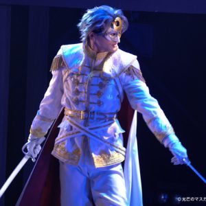 I have enough eyes ... ? A writer of a 2.5-dimensional 10-year player was surprised to see the VR version of the stage “Kokari no Masquerade” image