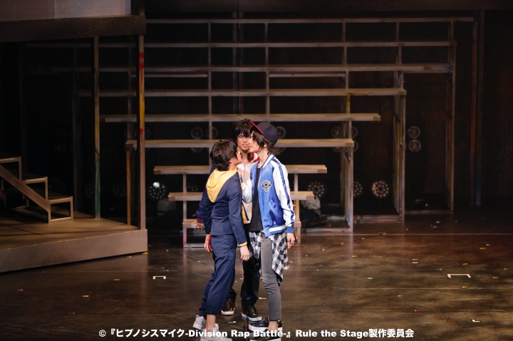舞台『ヒプノシスマイク』で高野洸、阿部顕嵐らがラップバトル　熱狂のステージをレポート（写真15枚） イメージ画像