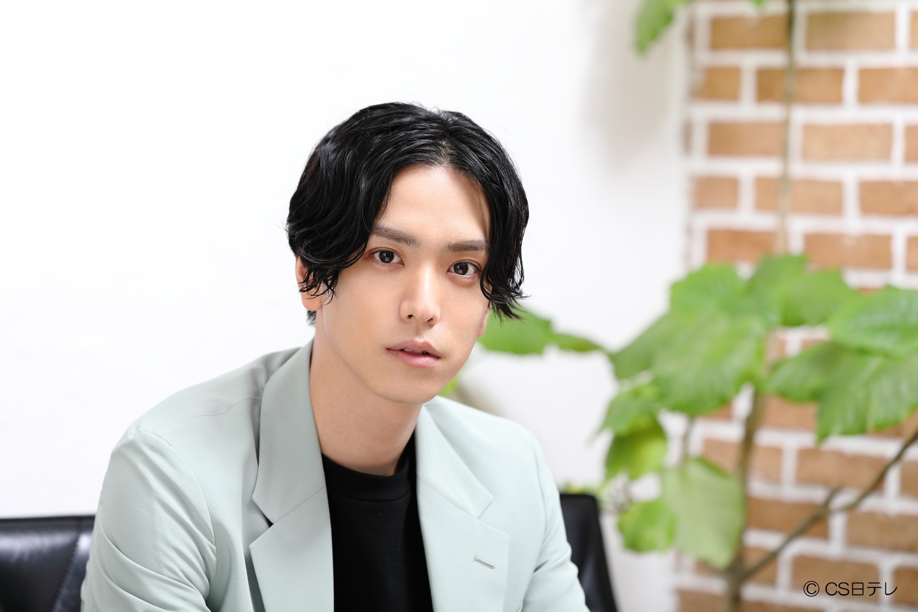 黒羽麻璃央の密着番組が日テレプラスで初放送　ロングインタビューや撮影現場のオフショットを収録 イメージ画像