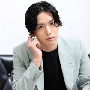 黒羽麻璃央の密着番組が日テレプラスで初放送　ロングインタビューや撮影現場のオフショットを収録 イメージ画像