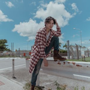 小波津亜廉、1st写真集「Allen」中面カットが解禁　生まれ故郷・沖縄で撮影 イメージ画像