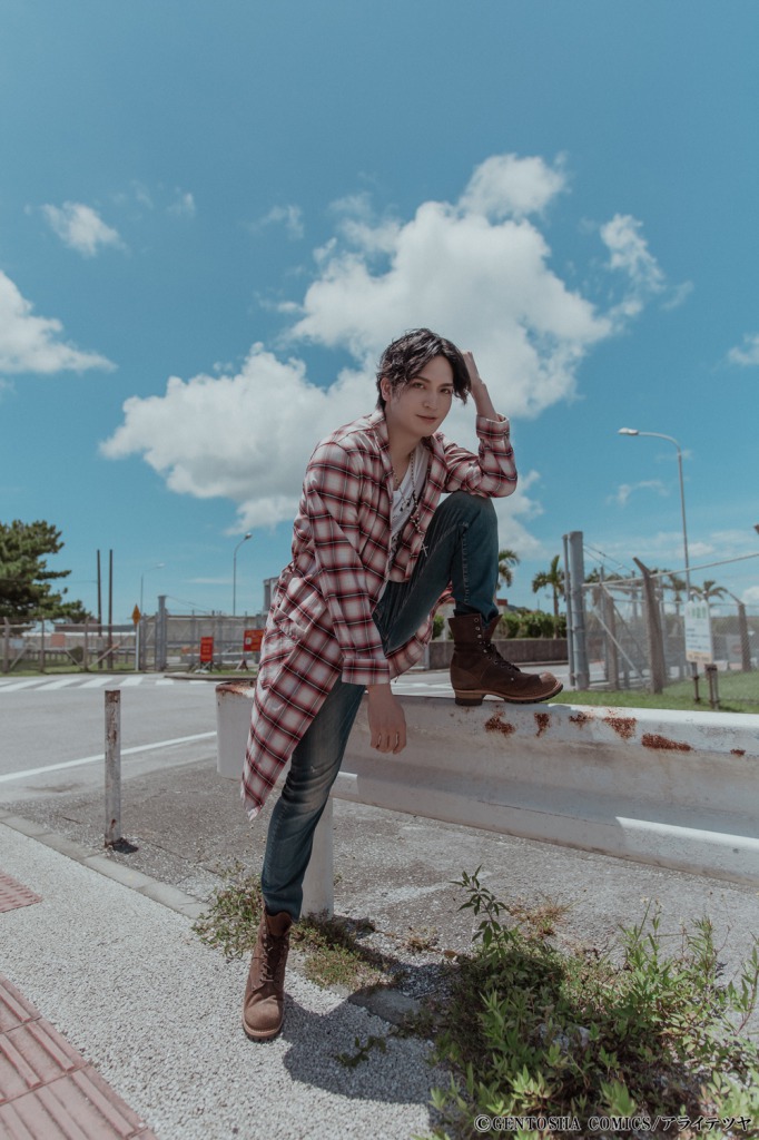 小波津亜廉、1st写真集「Allen」中面カットが解禁　生まれ故郷・沖縄で撮影 イメージ画像