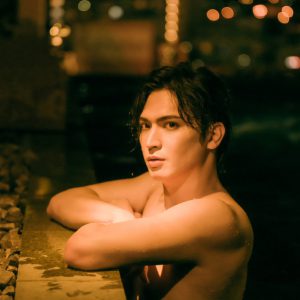 小波津亜廉、1st写真集「Allen」中面カットが解禁　生まれ故郷・沖縄で撮影 イメージ画像