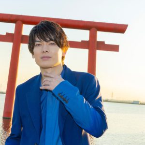 崎山つばさ、3年ぶりとなる写真集『神推し』発売へ　撮影場所は東国三社 イメージ画像