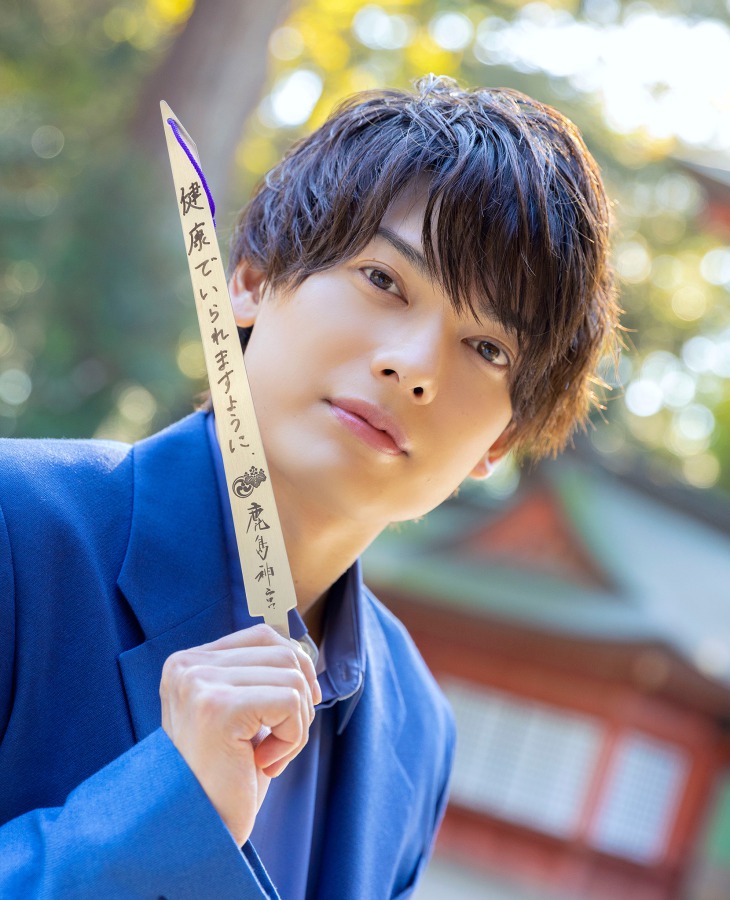 崎山つばさ、3年ぶりとなる写真集『神推し』発売へ　撮影場所は東国三社 イメージ画像