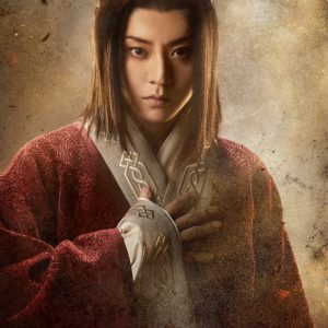 舞台『キングダム』、信役の三浦宏規・高野洸＆嬴政役の小関裕太・牧島輝の扮装ビジュアル解禁 イメージ画像