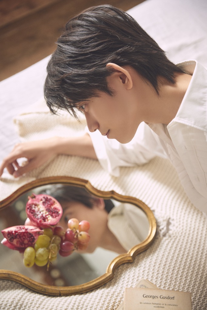 高橋健介「KENSUKE TAKAHASHI CALENDAR 2023.04～2024.03」が発売 イメージ画像